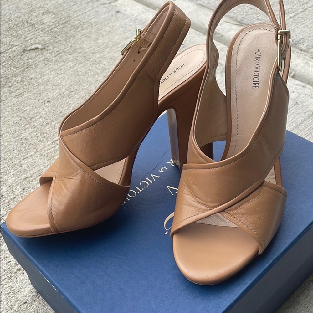 Pour La Victoire Nude Heels sz 7.5